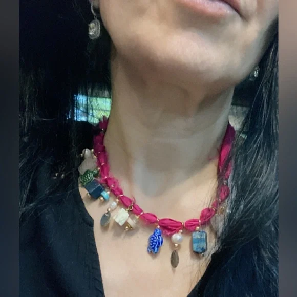 “Silk and stones “ Necklace - Picture 4 of 10